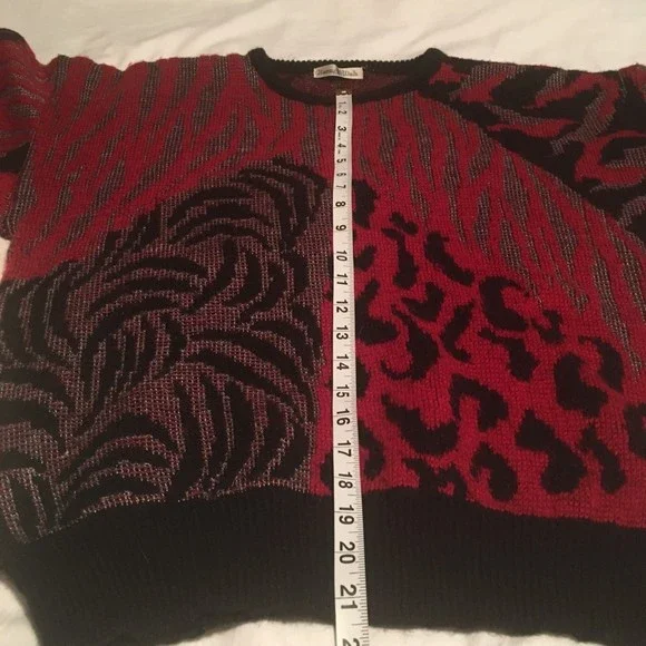 Vintage maroon & black jungle cat sweater mens S/M womens L silver threaded - Picture 6 of 6